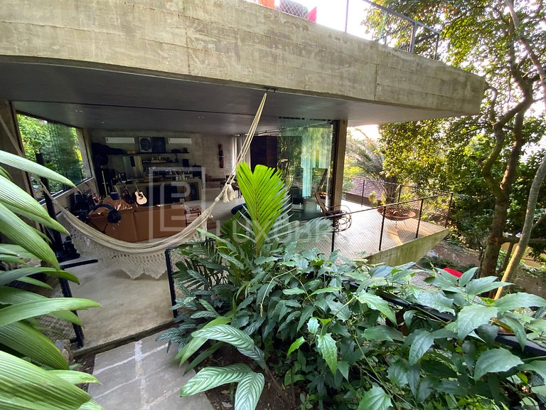 LUXOBRASIL #RJ751 Casa Moderna na Floresta 02 Suítes Itanhan